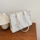 thumbnail image 3 of Bolso de hombro blanco para mujer, nuevo bolso de hombro con textura de nicho francés de moda 2022, bolso de mano portátil para mujer, 3 of 5