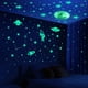 thumbnail image 4 of Estrellas que brillan en la oscuridad para techo, 103 estrellas de techo que brillan en la oscuridad, decoración de pared para niños, para dormitorio de niños, 4 of 5