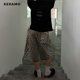 thumbnail image 5 of Pantalones cortos vaqueros holgados con pierna ancha y estampado de leopardo retro para mujer, estilo Y2K, años 2000, de moda de verano, estilo vintage, informales, de cintura alta, para uso urbano., 5 of 5