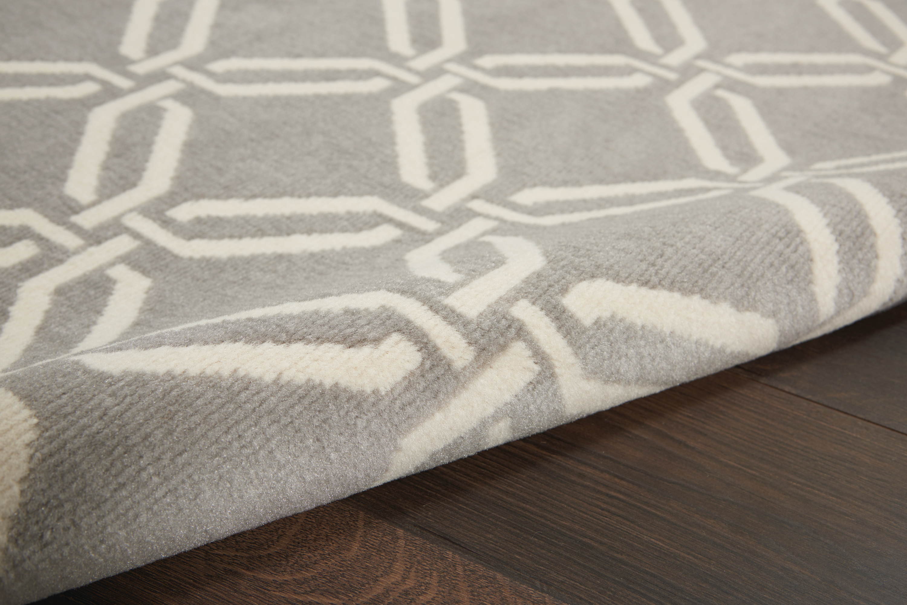 Nourison Bliss Transitional Trellis Grey 4' x 6' Area Rug, (4' x 6')