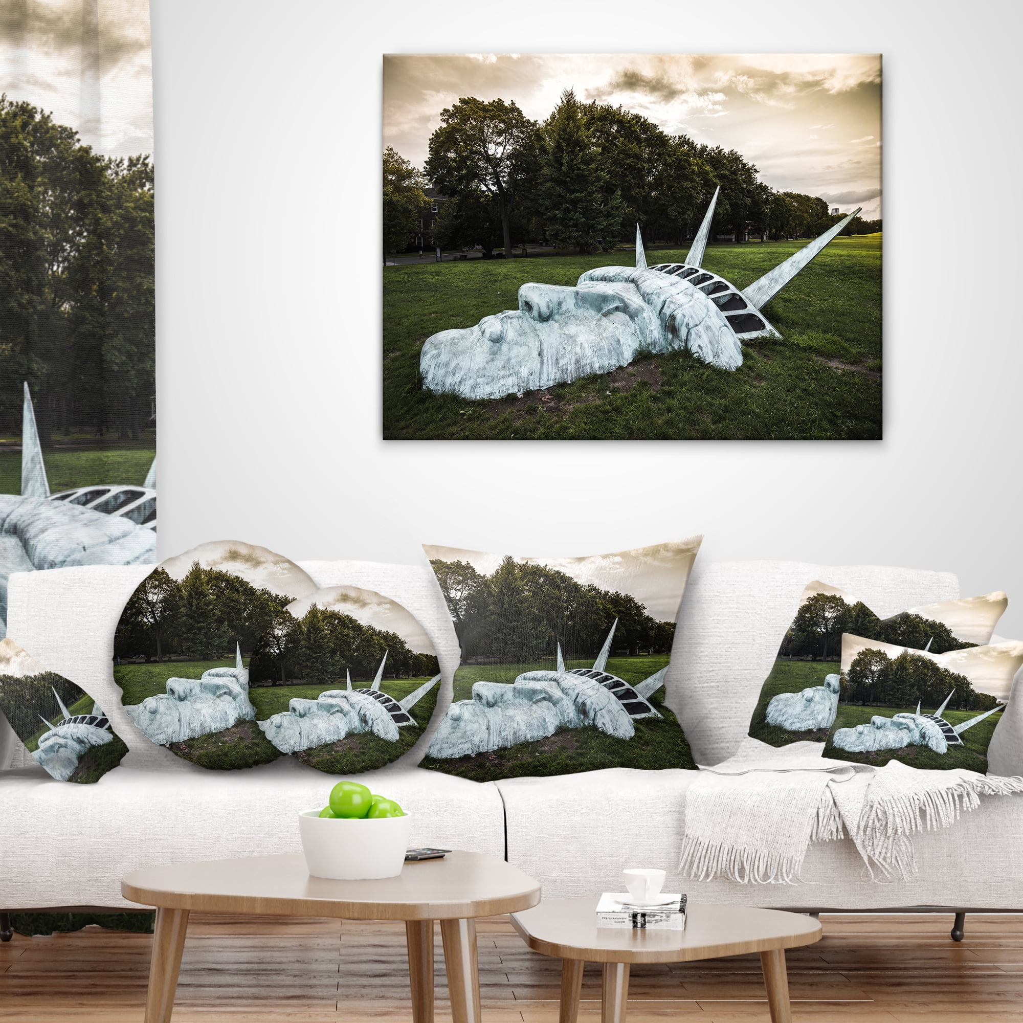 Designart Statue of Liberty - Landscape Photography Throw Pillow - 12x20