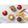thumbnail image 3 of Le Creuset - Cocotte redondo de gres pequeño, 8 onzas, cereza, 3 of 9