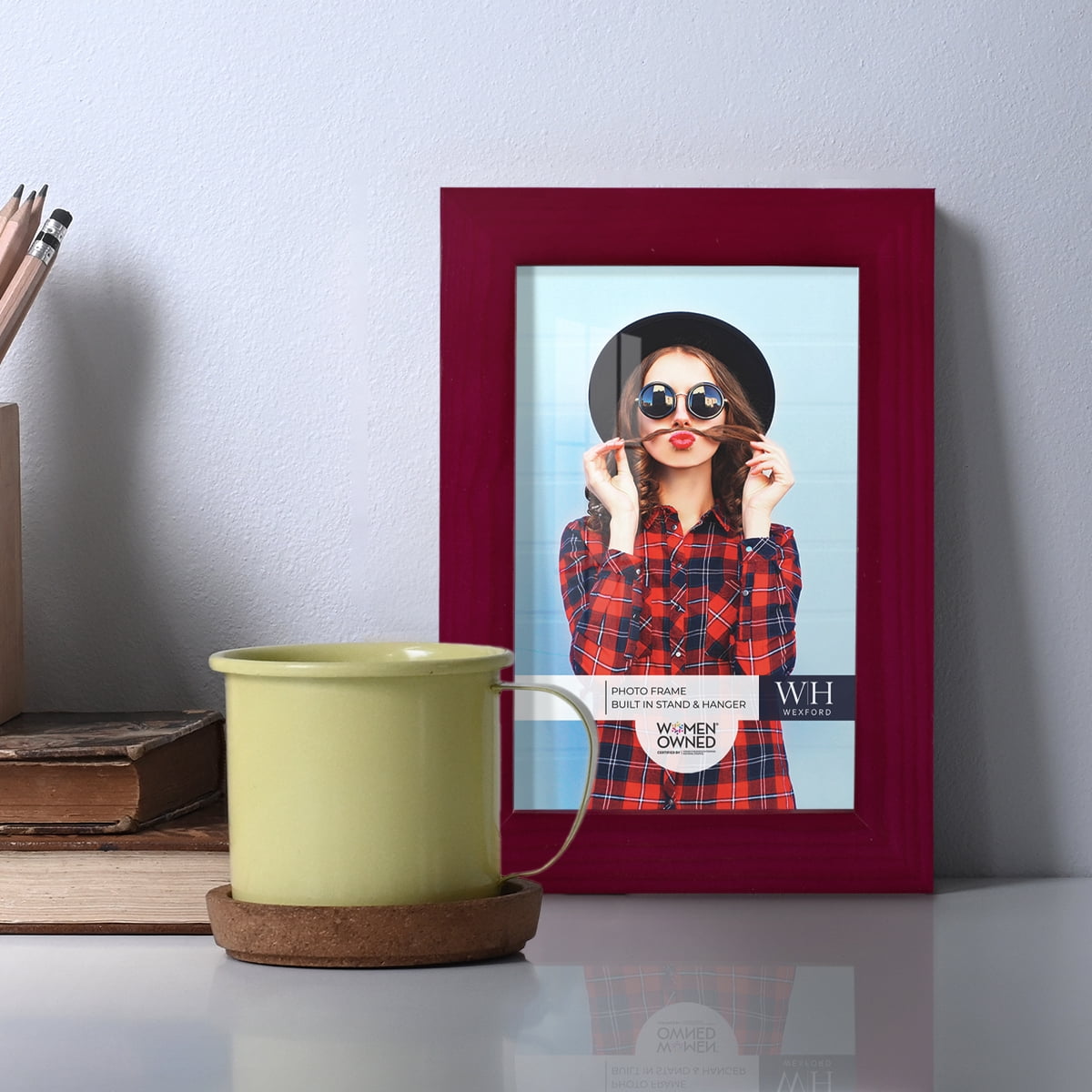 Woodgrain 4 in. x 6 in. Cherry Red Picture Frame