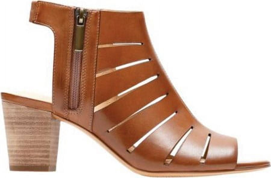 Deloria ivy clarks store