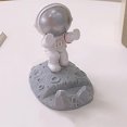 thumbnail image 3 of A Soporte para teléfono móvil con diseño de astronauta de dibujos animados, soporte para tableta de escritorio, decoración de habitación, 3 of 5