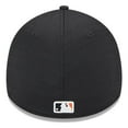 thumbnail image 4 of Men's New Era  Black San Francisco Giants 2023 Clubhouse 39THIRTY Flex Hat, 4 of 6