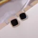 thumbnail image 3 of Pendientes cuadrados de resina negra con circonita de estilo coreano para mujer, pendientes geométricos elegantes de lujo, tendencias de moda, regalos de joyería 2024, 3 of 5