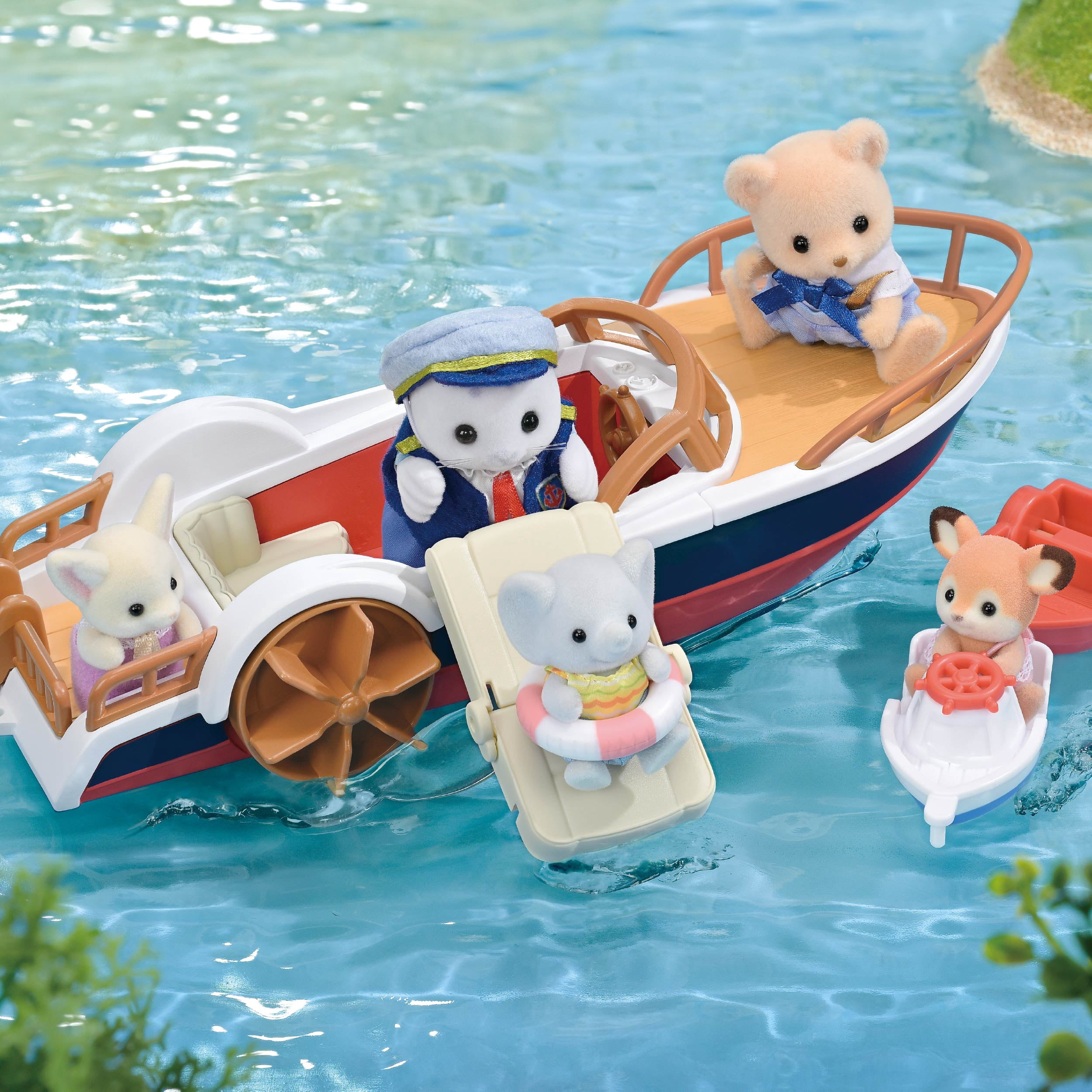 Calico Critters Seal Sailor's Leisure Boat - Toy Playset for Ages 3+