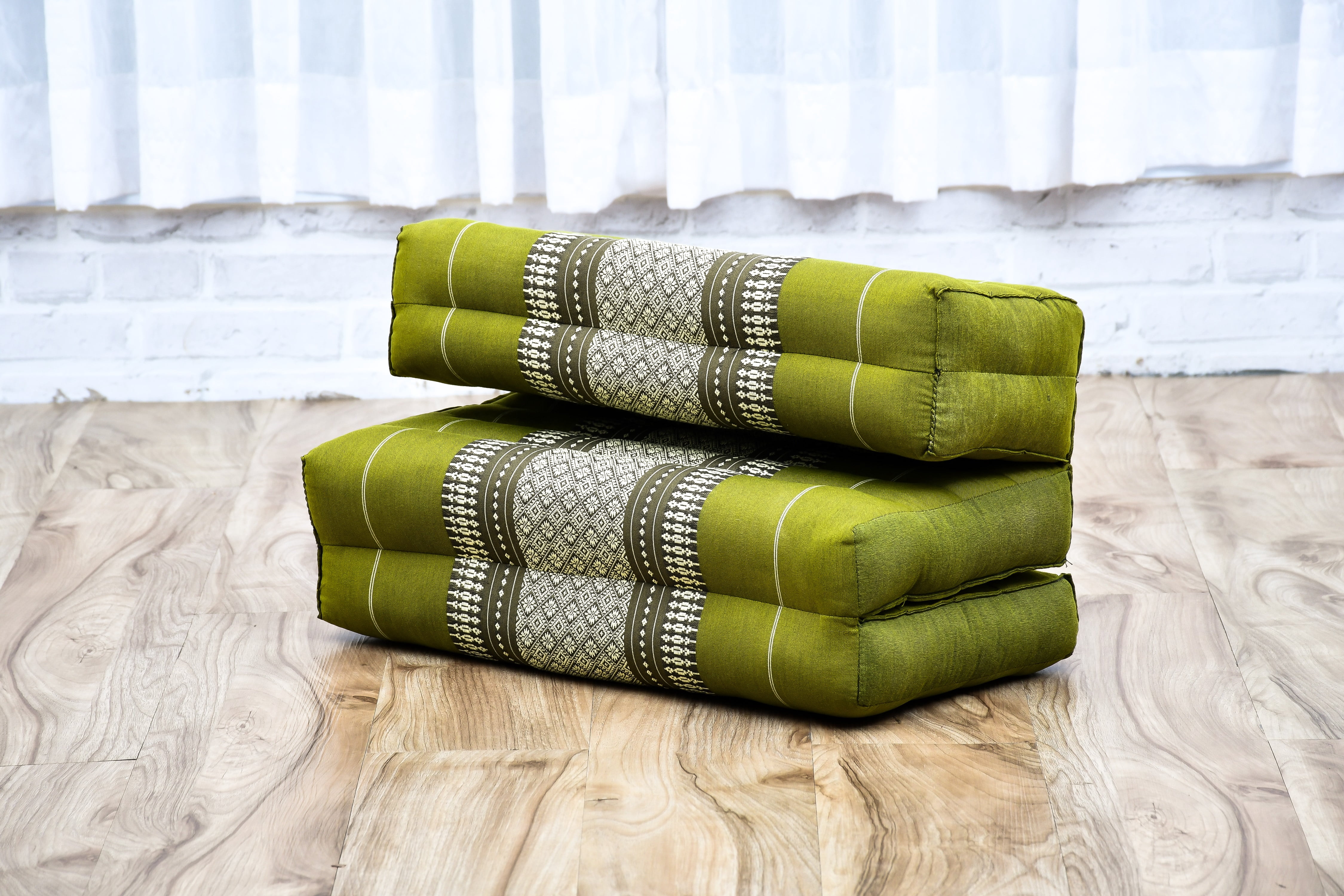 Leewadee Foldable Floor Mattress – 2 in 1 Floor Meditation Mat for Yoga and Relaxation, Seating Futon with Kapok, 20 x 28 inches, Green