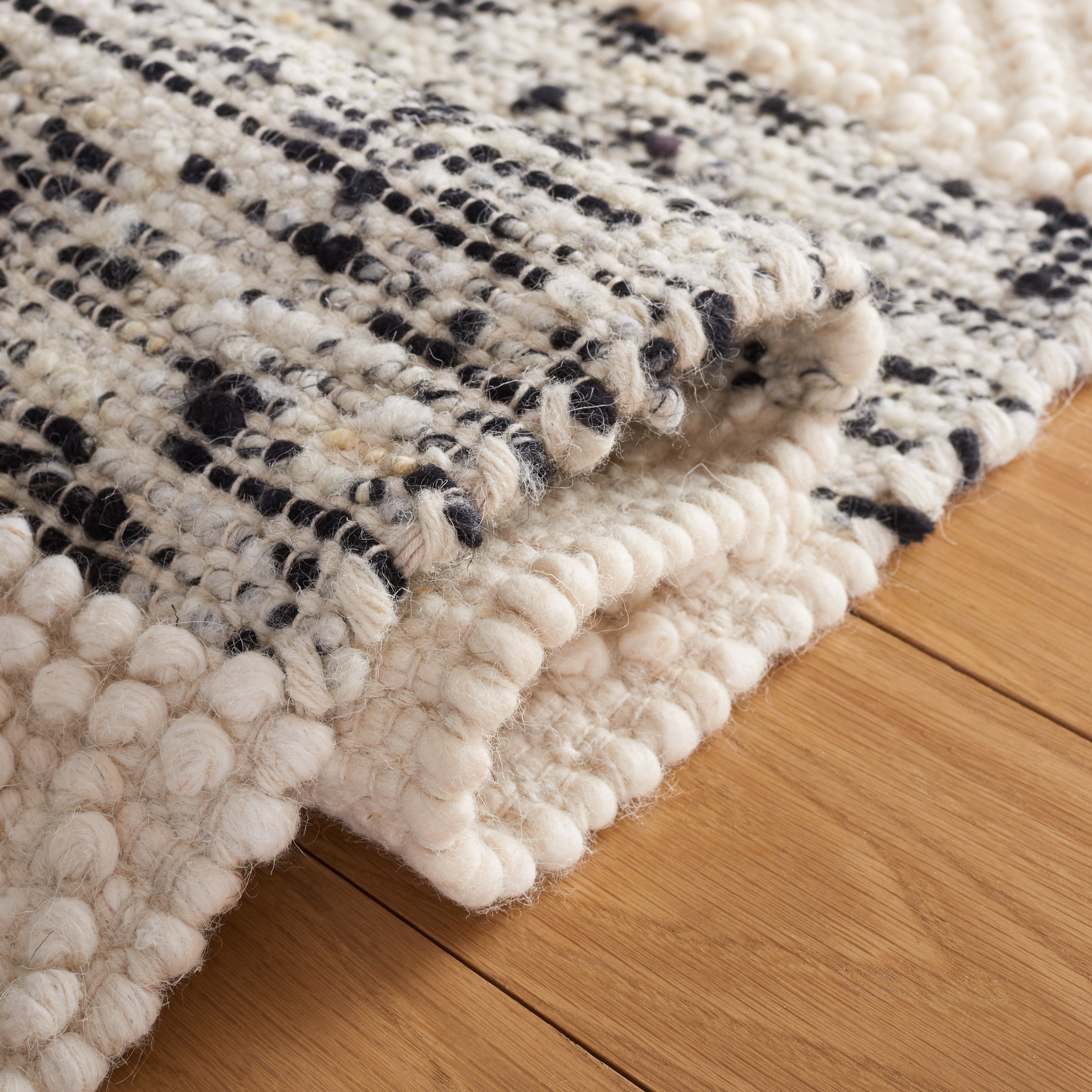 SAFAVIEH Natura Salvador Southwestern Area Rug, Ivory/Black, 3' x 5'