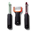 thumbnail image 1 of Juego de peladores OXO Good Grips de 3 piezas: remolacha, hinojo y ñame, 1 of 7