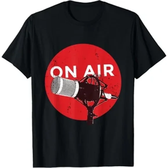 Vintage Retro Style Microphone On Air Radio Podcast T-Shirt