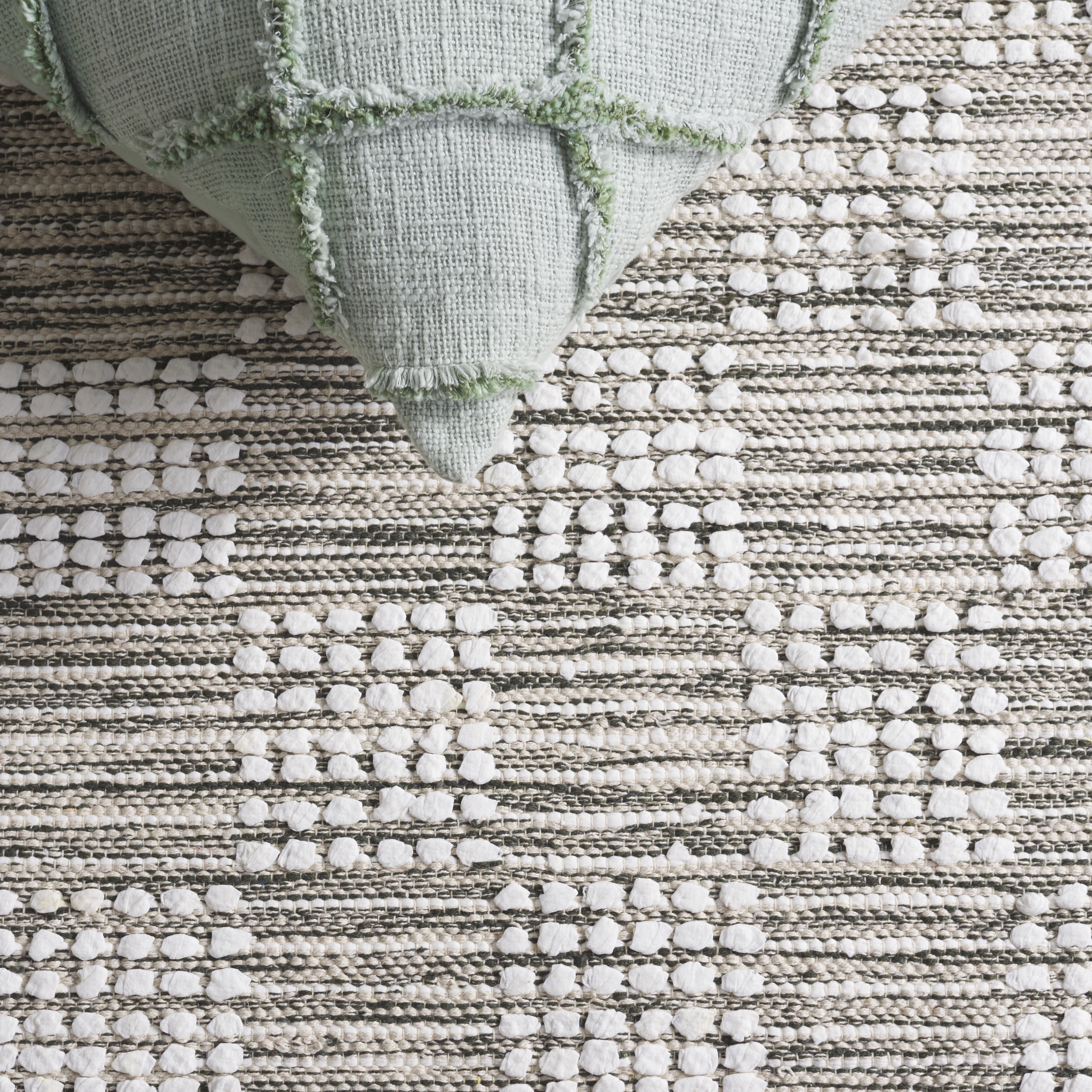 SAFAVIEH Montauk Taryn Checkered Cotton Runner Rug, Green/Ivory, 2'3" x 8'