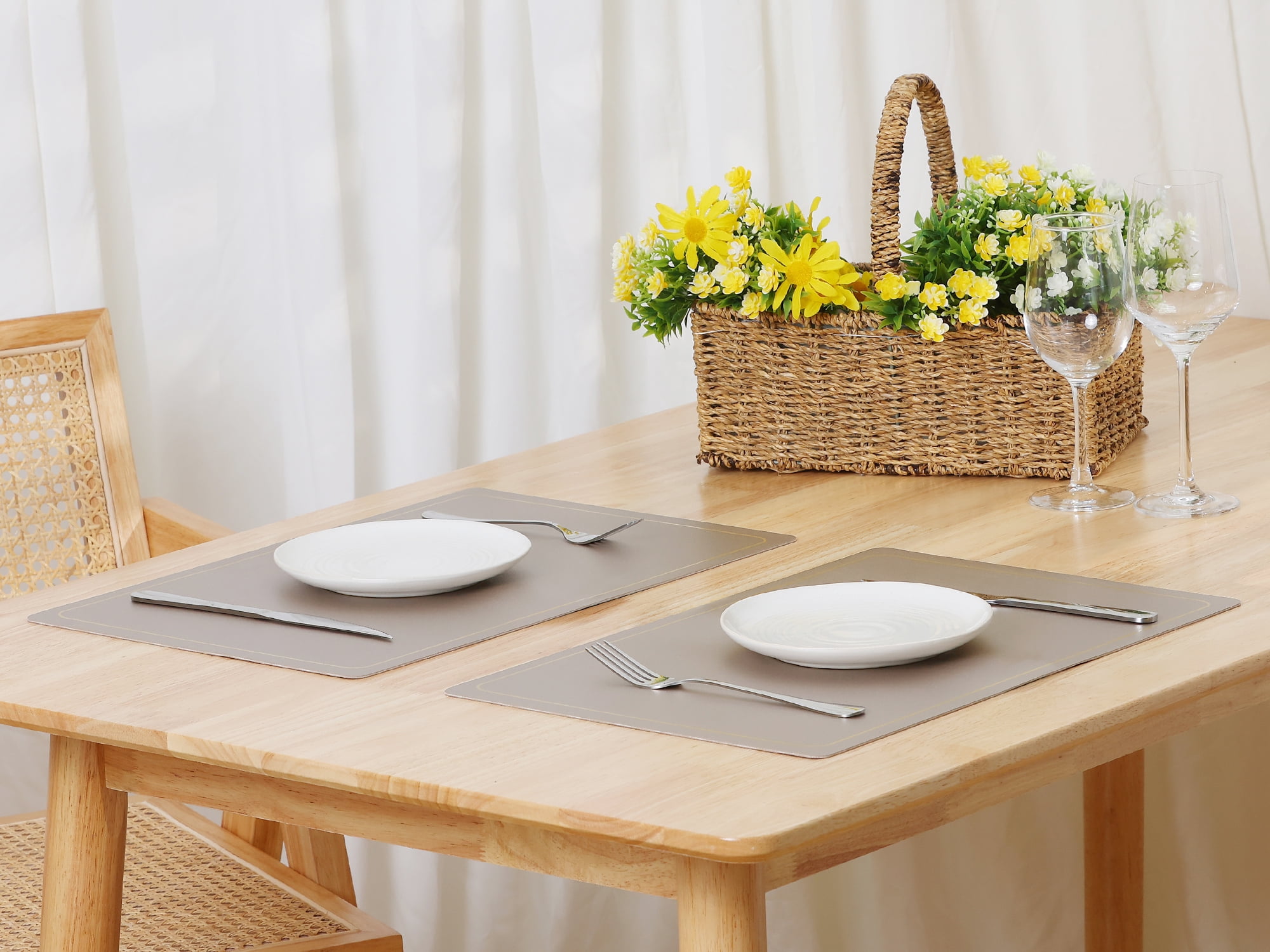 Unique Bargains Set of 6 Heat Resistant Faux Leather Placemats for Kitchen Dining Room Champagne
