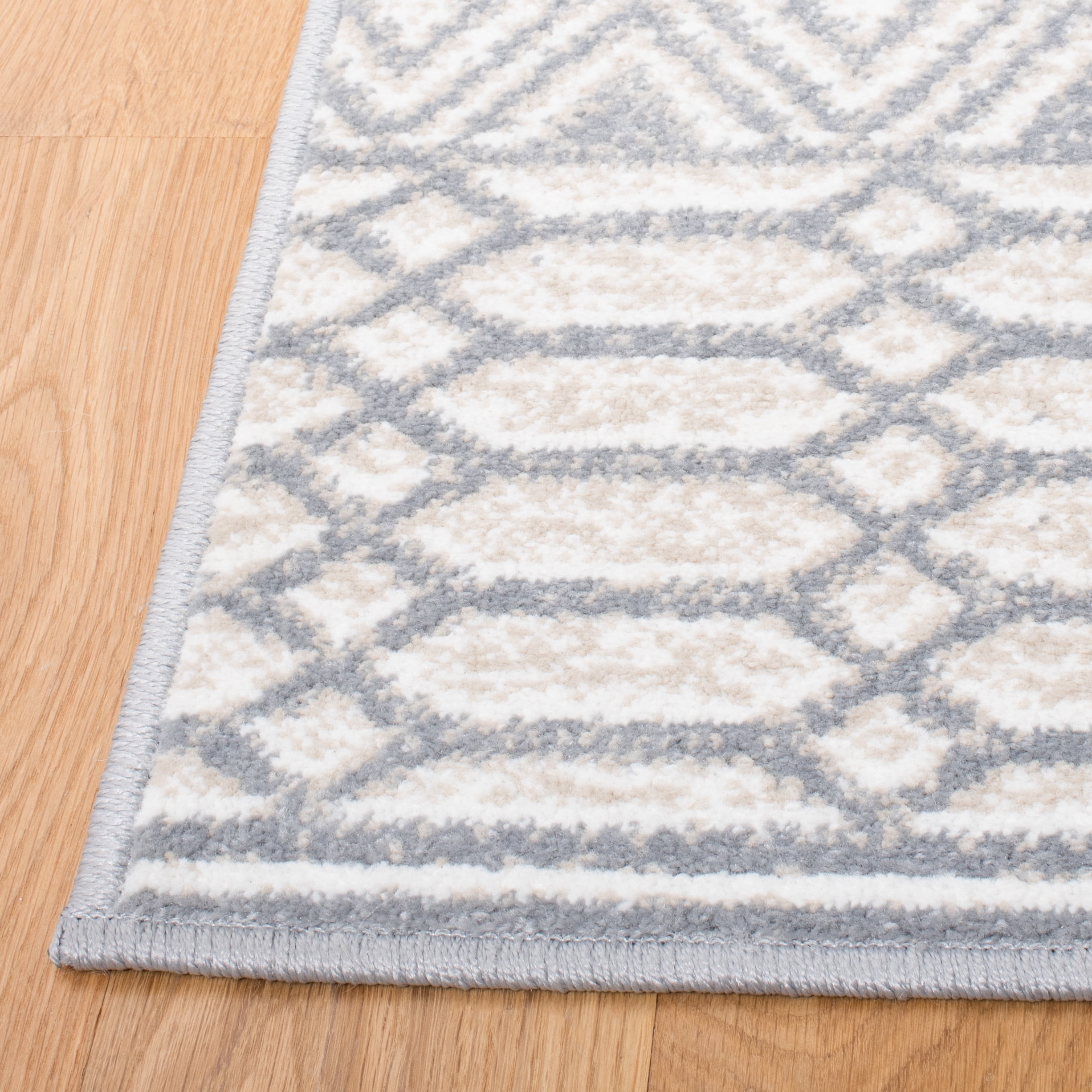 SAFAVIEH Belmont Collection BMT132A Ivory / Grey Rug