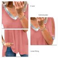 thumbnail image 3 of Camiseta informal de verano con empalme de tela brillante y manga corta con cuello en V y hombros descubiertos para mujer, 3 of 5