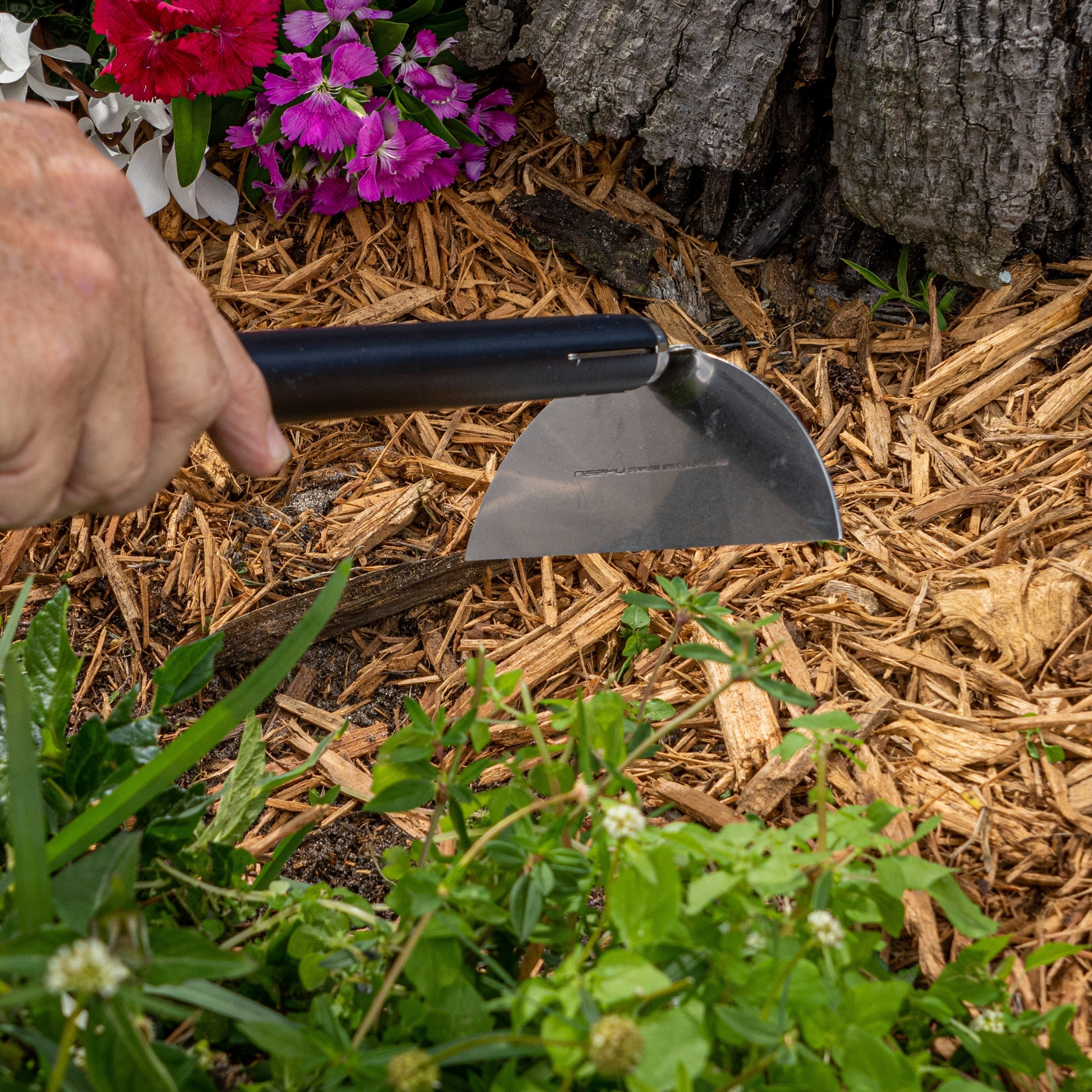 NISAKU NJP110 KUSAKAKI Japanese Stainless Steel Handheld Garden Hoe, 4.75-Inch Blade