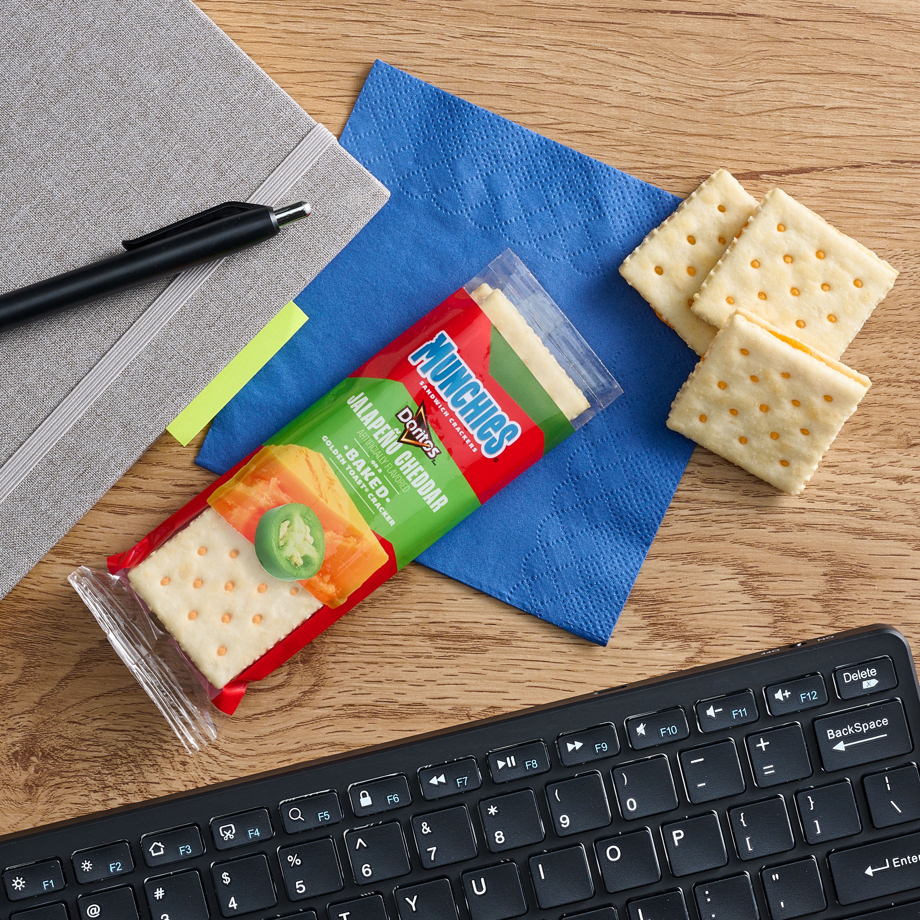 Munchies Doritos Jalapeno Cheddar Artificially Flavored Sandwich Crackers, 11.04 oz