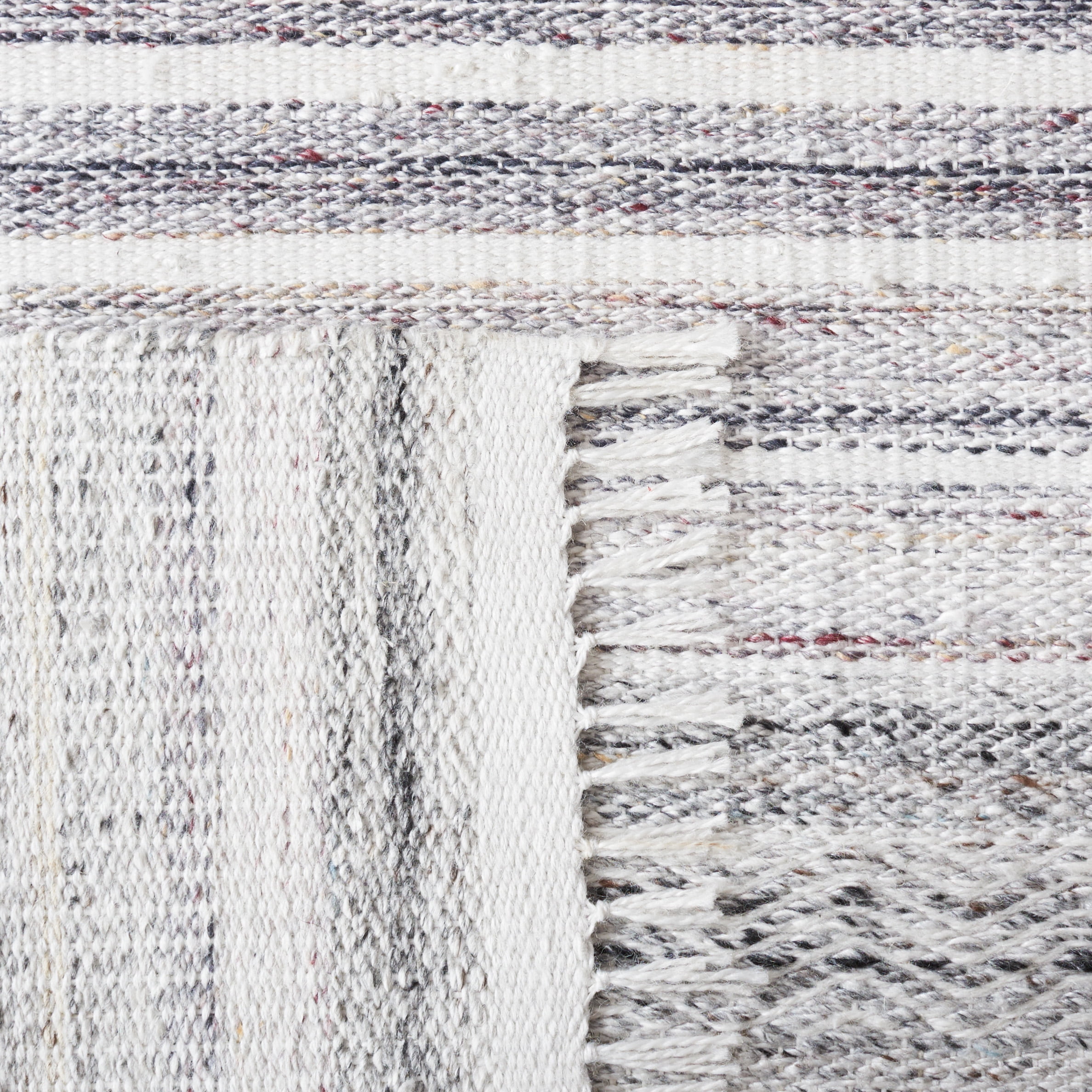 Safavieh Kilim Mckayla Striped Polyester Area Rug, Ivory/Light Gray, 6' x 6' Round