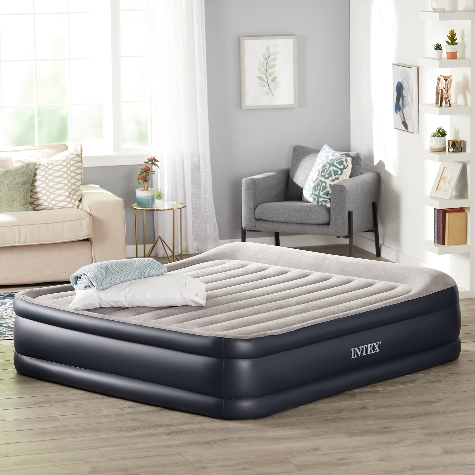 Intex king deluxe pillow rest inflatable air mattress bed with built in pump deals