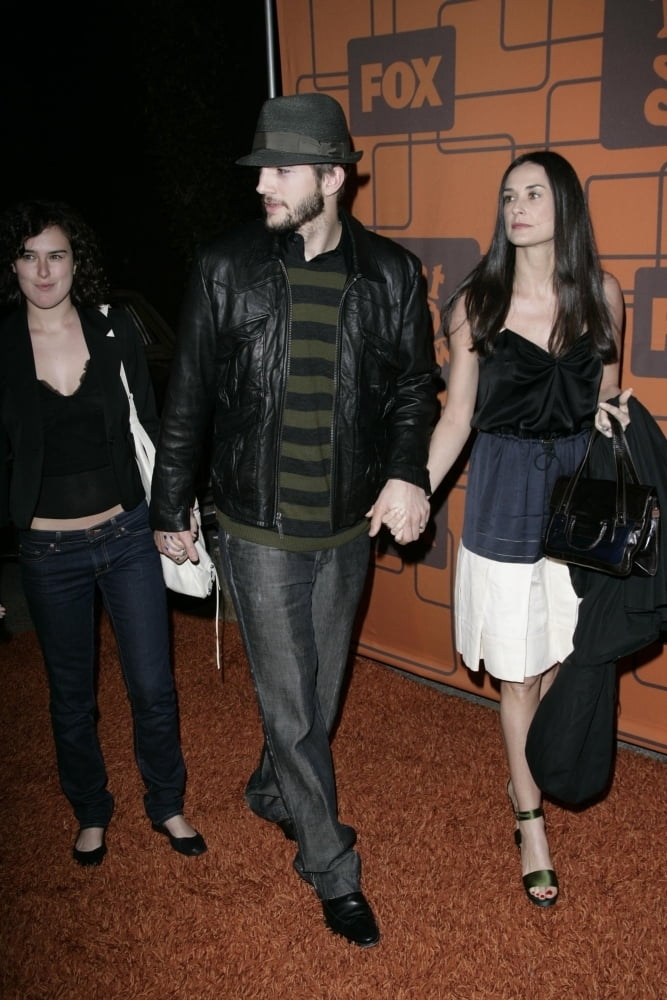 Rumer Willis, Ashton Kutcher, Demi Moore At Arrivals For That70Sshowseriesfinaleparty, Tropicana