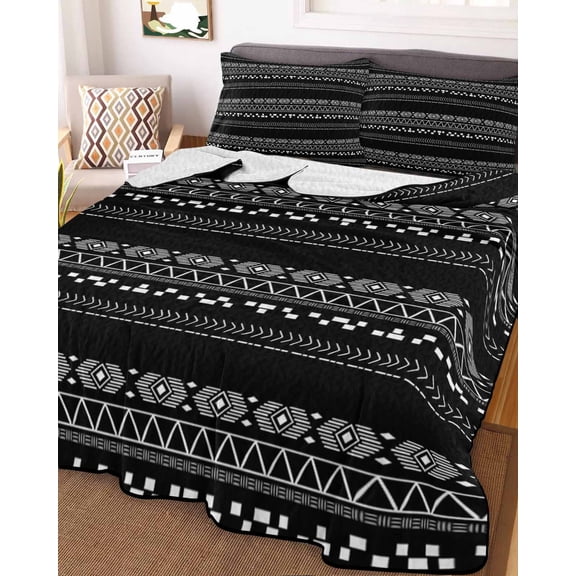 Black and White Geometric King Size Down Alternative Comforter,Lightweight Comforter Quilt Bedding Set with Pillow Shams Modern Abstract Art Aesthetics All Seasons Bed Comforter Duvet Insert 96"x106"