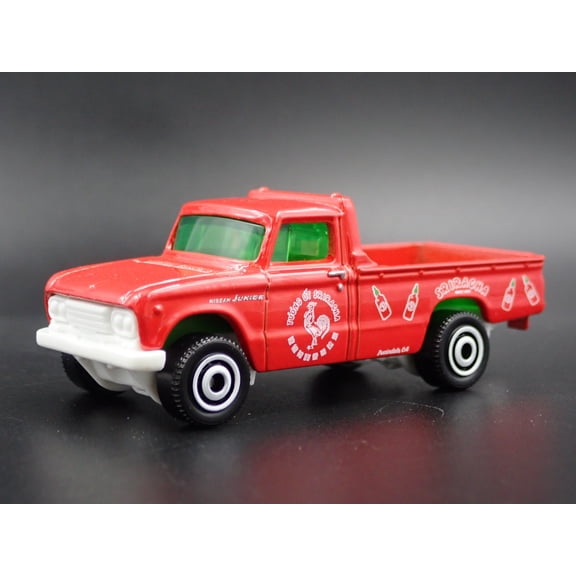 Open Box 1962-1966 NISSAN JUNIOR PICKUP TRUCK HITCH 1:64 SCALE DIORAMA DIECAST MODEL CAR