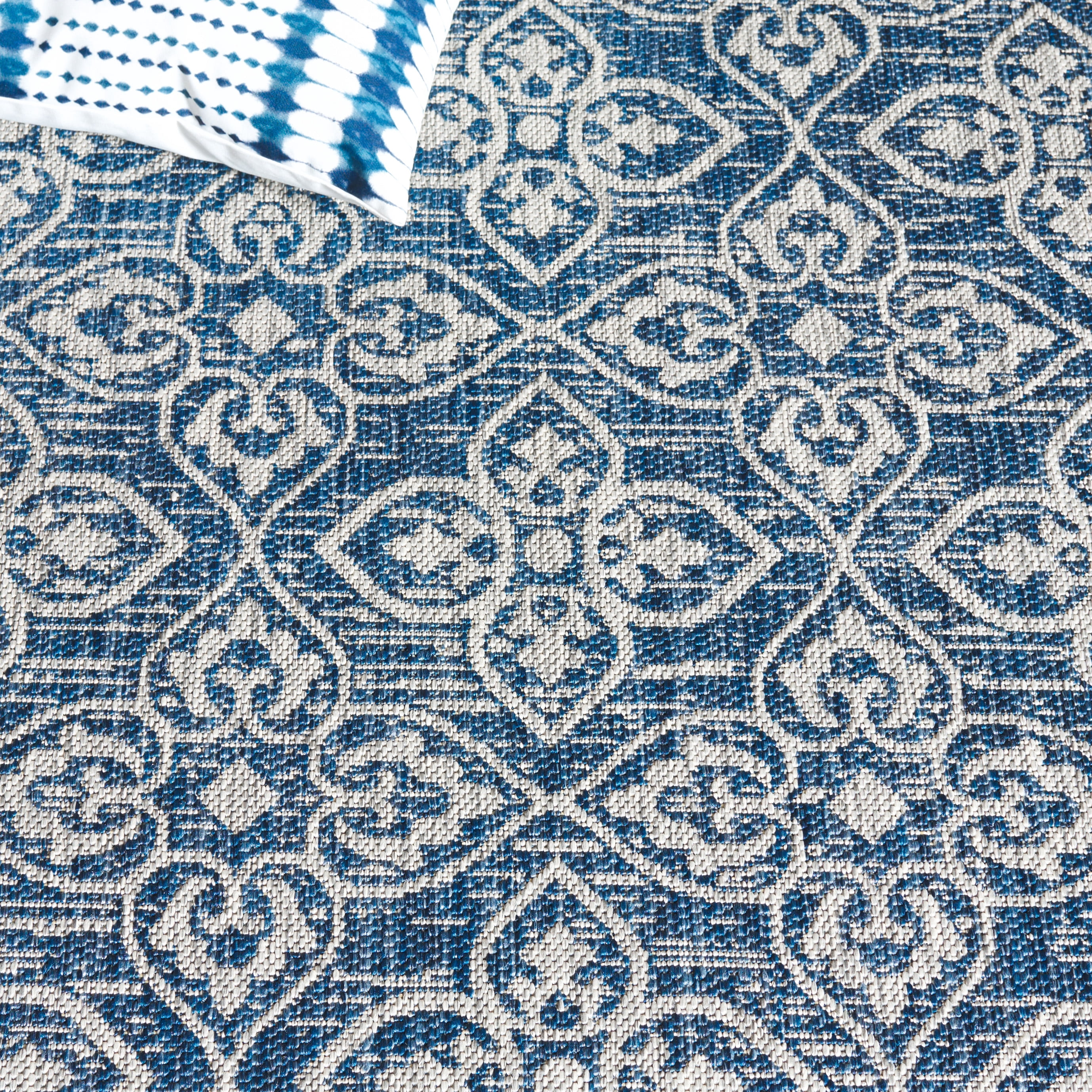 SAFAVIEH Courtyard Amber Damask Indoor/Outdoor Area Rug, Navy/Grey, 6'7" x 9'6"