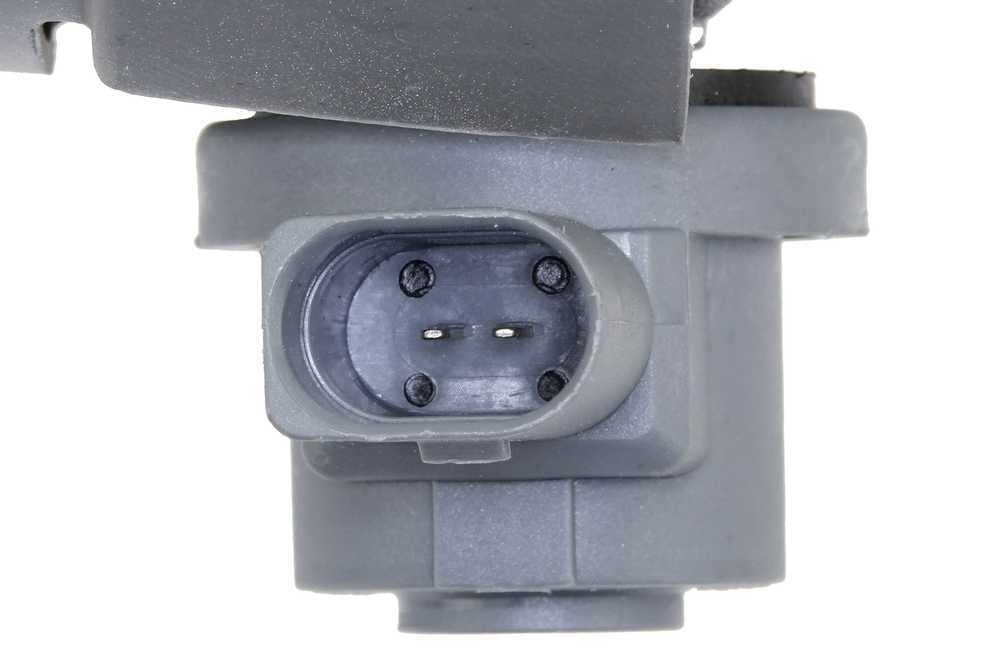 URO Parts 8E0199379BJ Engine Mount
