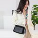 thumbnail image 5 of Bolso bandolera pequeño para mujer, bolso de mano de cuero con triple cremallera para teléfono móvil y correa de hombro de color, 5 of 5