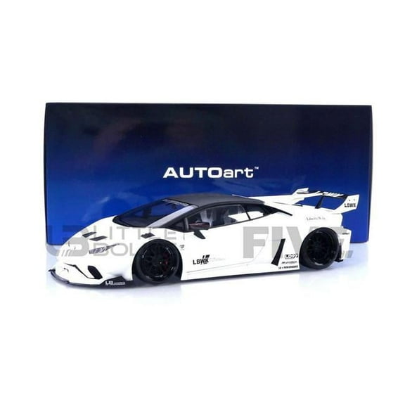 Lamborghini Huracan GT LB-Silhouette Works 1-18 Model Car, White & Black
