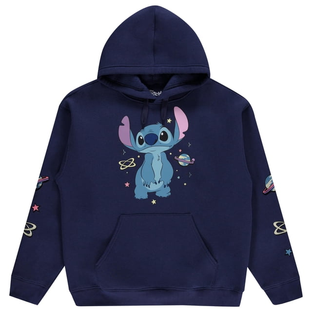 sudadera disney lilo and stitch para mujer classic navy con capucha color navy, estampado central de Stitch de pie en tonos azul y rosa con planetas y estrellas, bolsillo canguro frontal y mangas largas con gráficos espaciales en los brazos; a menudo usada como prenda casual para combinar con jeans o leggings.