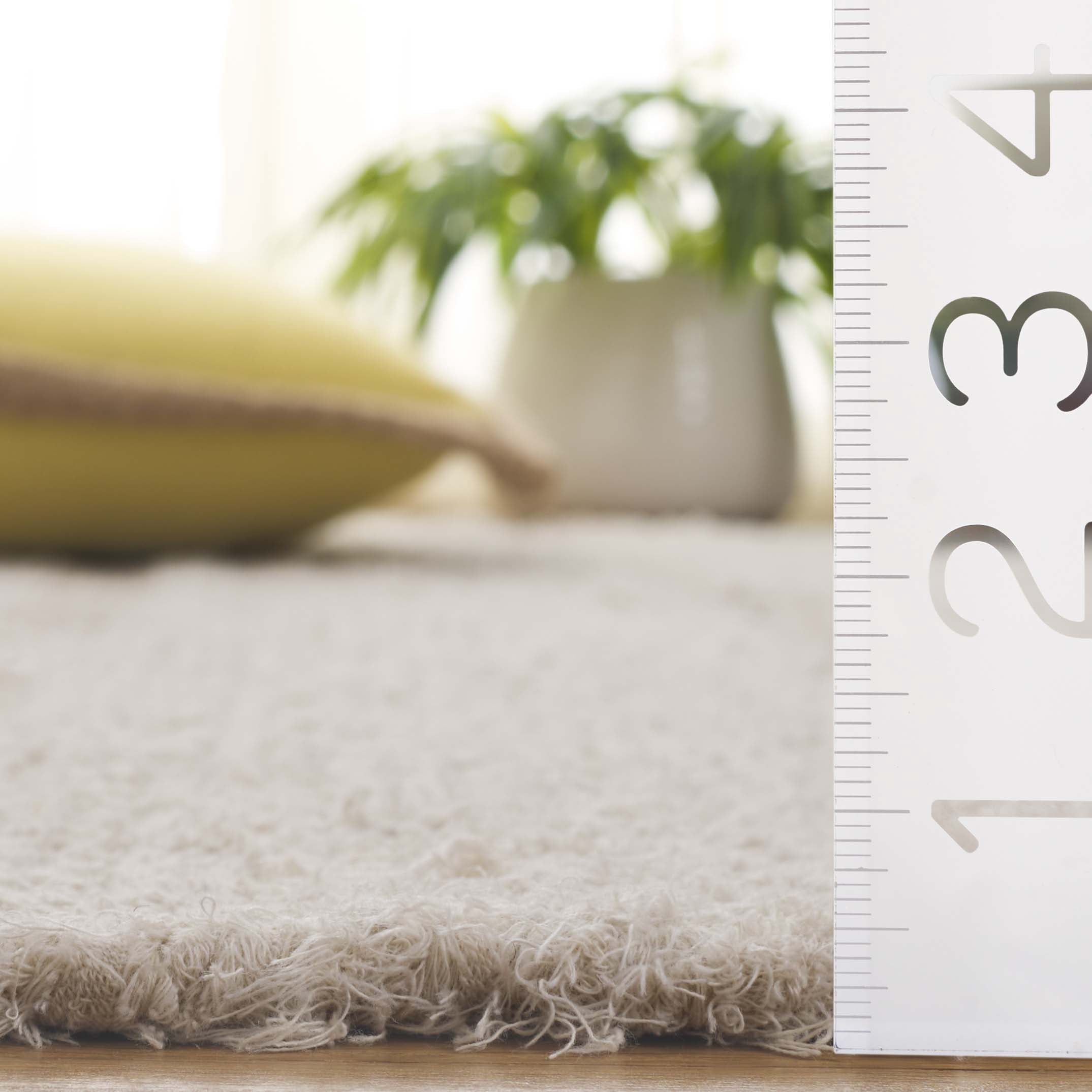 SAFAVIEH Montauk Bevin Checkered Runner Rug, Ivory/Beige, 2'3" x 8'