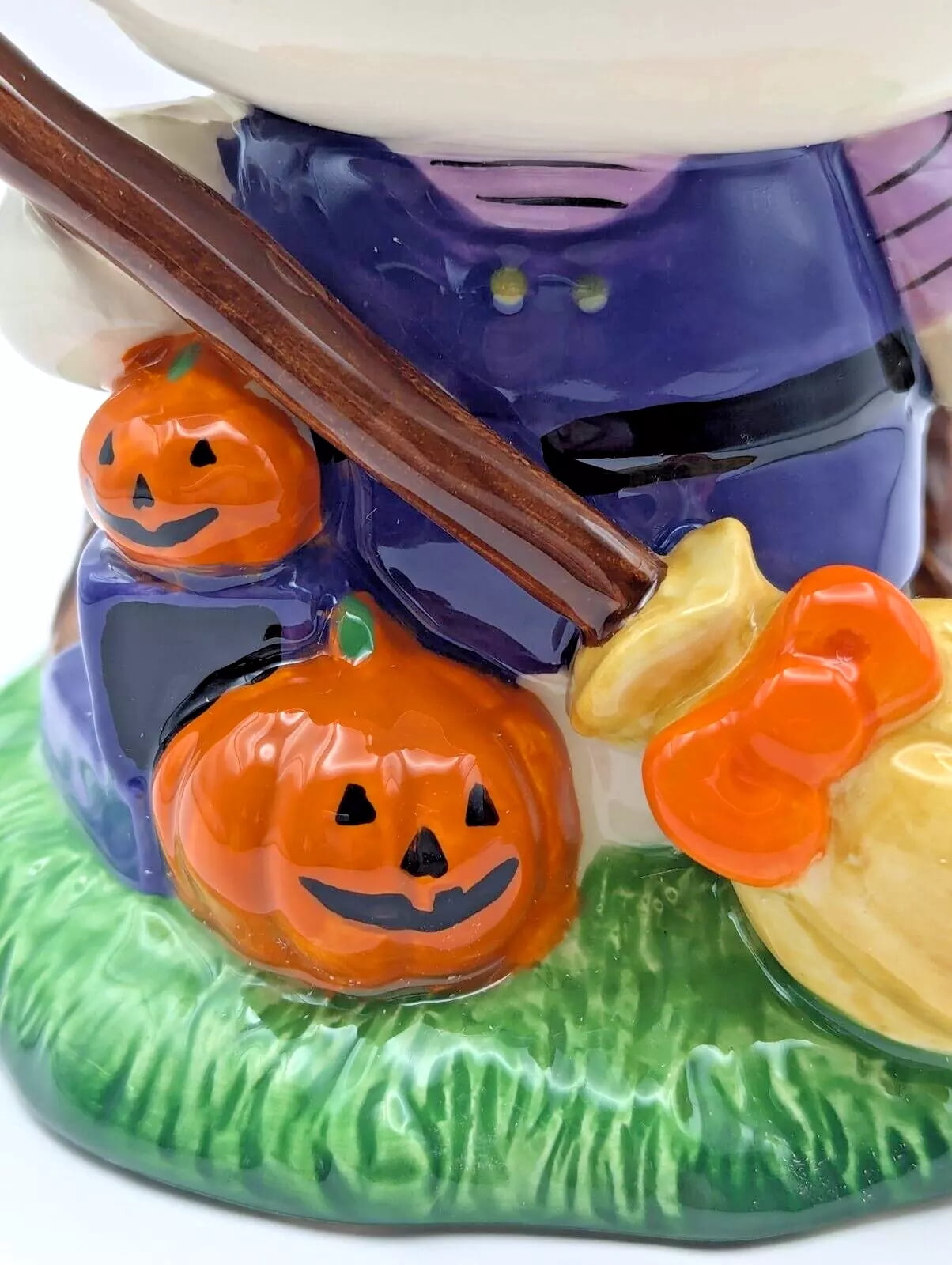 Blue Sky Clayworks HELLO KITTY Friends Halloween Witch in Tree Figurine