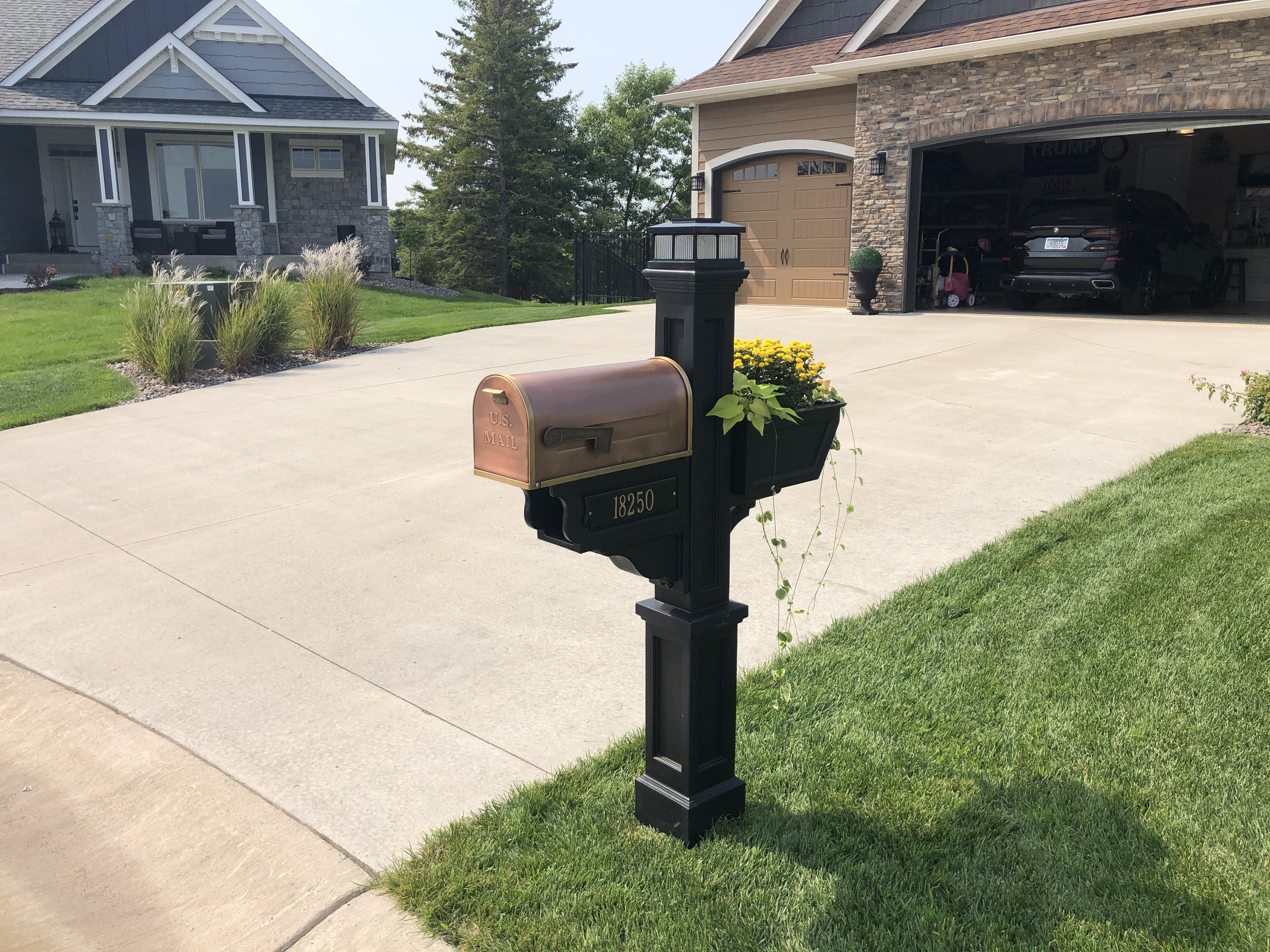 Mayne Signature Plus Mailbox Arm Mount Black Plastic Mailbox Post