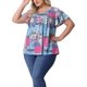 thumbnail image 4 of Blusa casual de verano para mujer de tallas grandes Agnes Orinda, con flores, volantes, plisada, escote en V y mangas cortas 1X azul rosa bloque, 4 of 6
