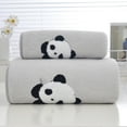 thumbnail image 1 of Juego de toallas con bordado de oso coral, suaves, absorbentes, que no se caen, de mezcla de algodón premium, plegables y portátiles, para decoración del baño y el hogar., 1 of 7