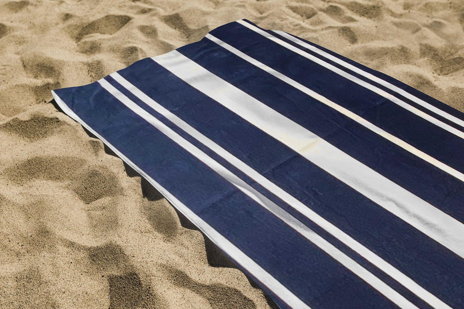 HOMETRENDS Beach Towel