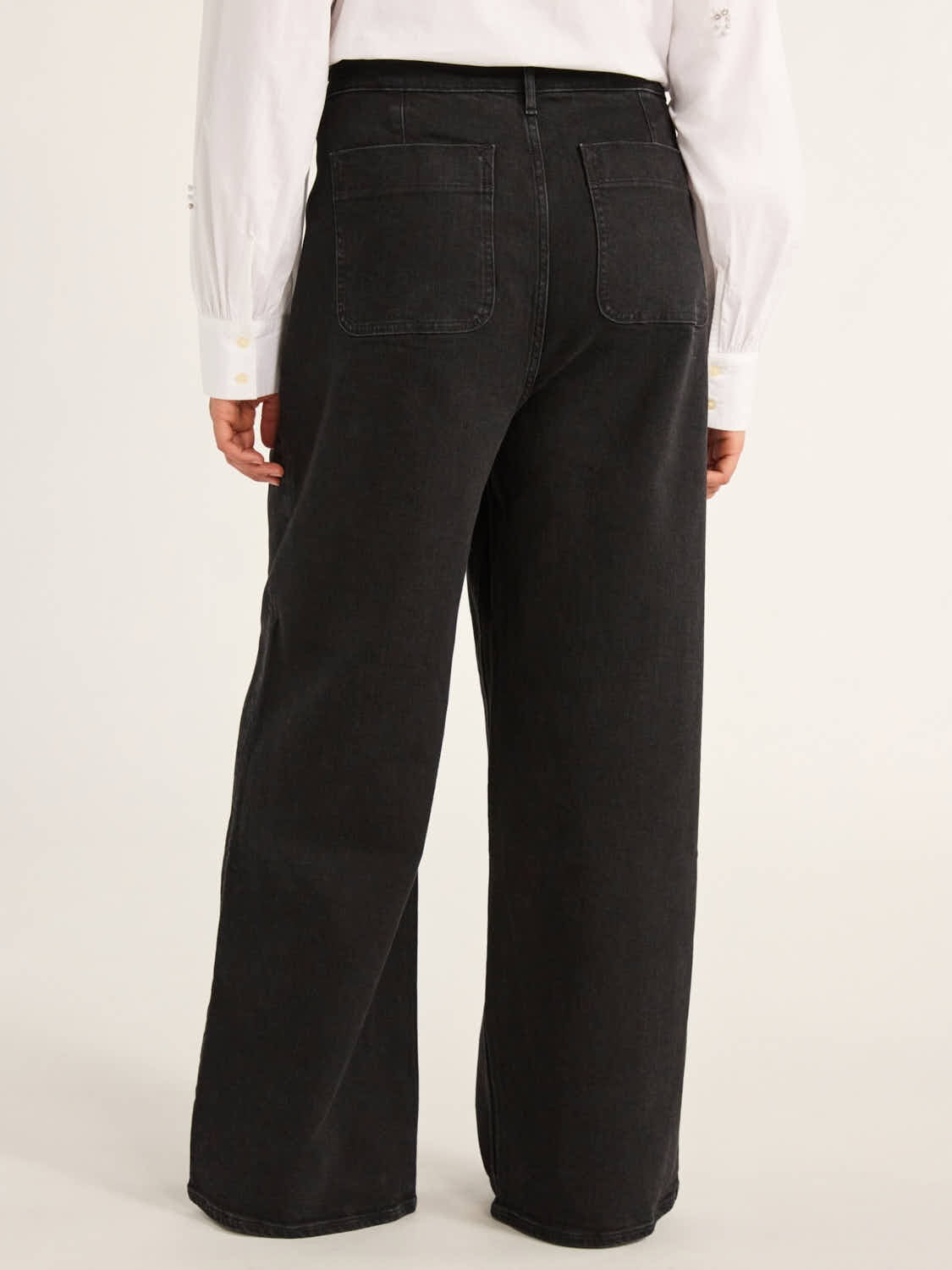 Free Assembly Women's and Women's Plus Wide Leg Jeans with Patch Pockets, 30", 32", and 34" Inseams, Sizes 0-26W