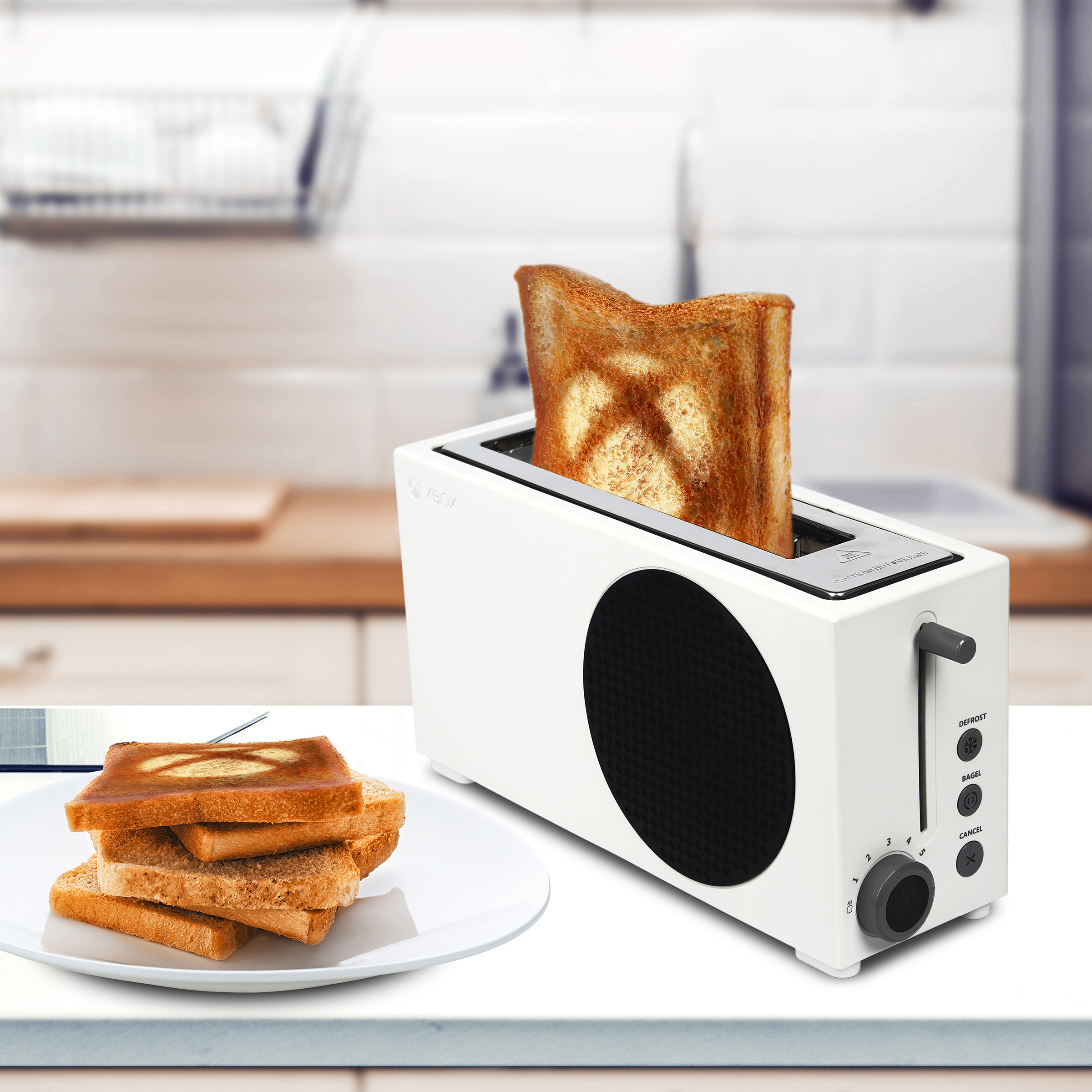 Xbox Series S Toaster 2 Slice Toaster with Wide Slot, Bagel Function, Digitial Countdown Timer, with 6 Shade Settings - image 3 of 9