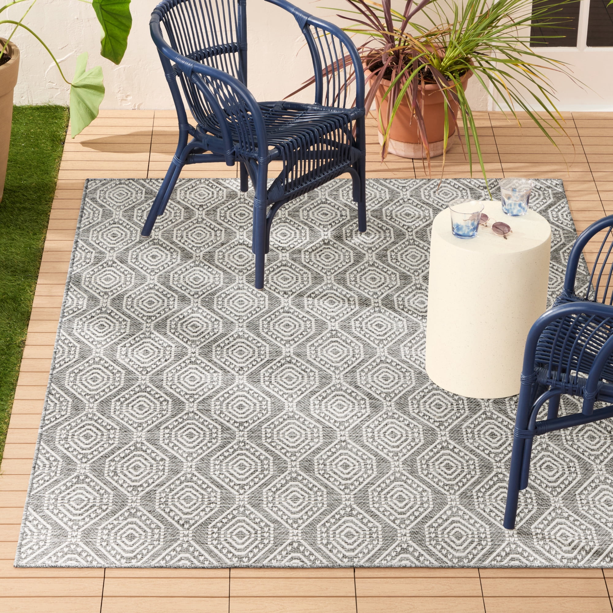 NICOLE MILLER NEW YORK Corin Ogee Indoor Outdoor Area Rug, UV Fade Resistant, Low Pile, Warm Grey/Cream, 7'10"x10'2"
