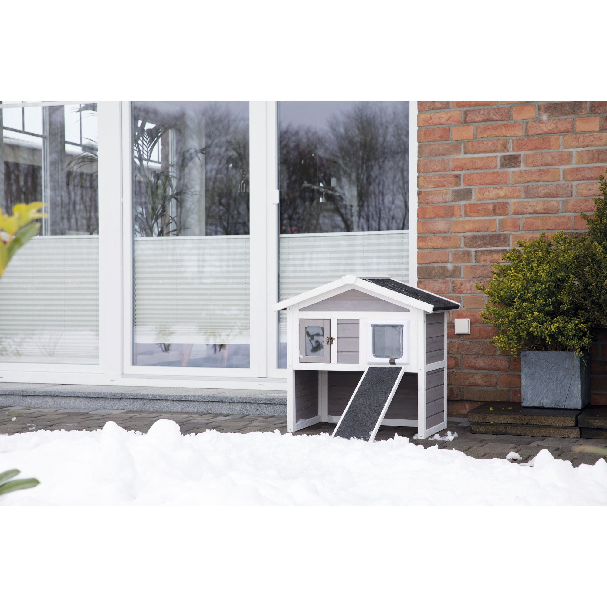 TRIXIE natura Elevated Weatherproof & Insulated Outdoor Cat House with Door Flaps, Gray