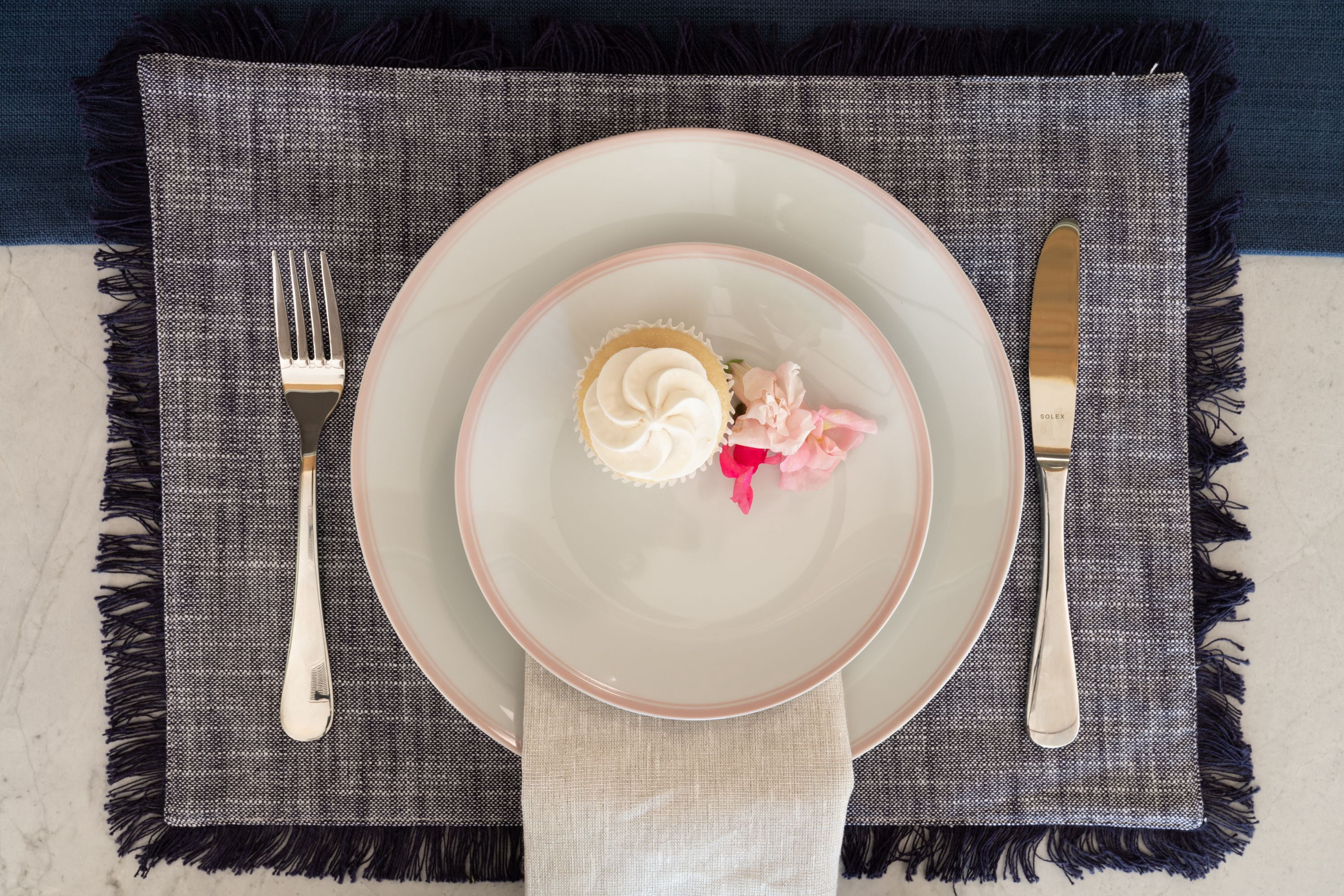 10 Strawberry Street Simply Coupe 16-Piece Ceramic Dinnerware Set, Blush Pink