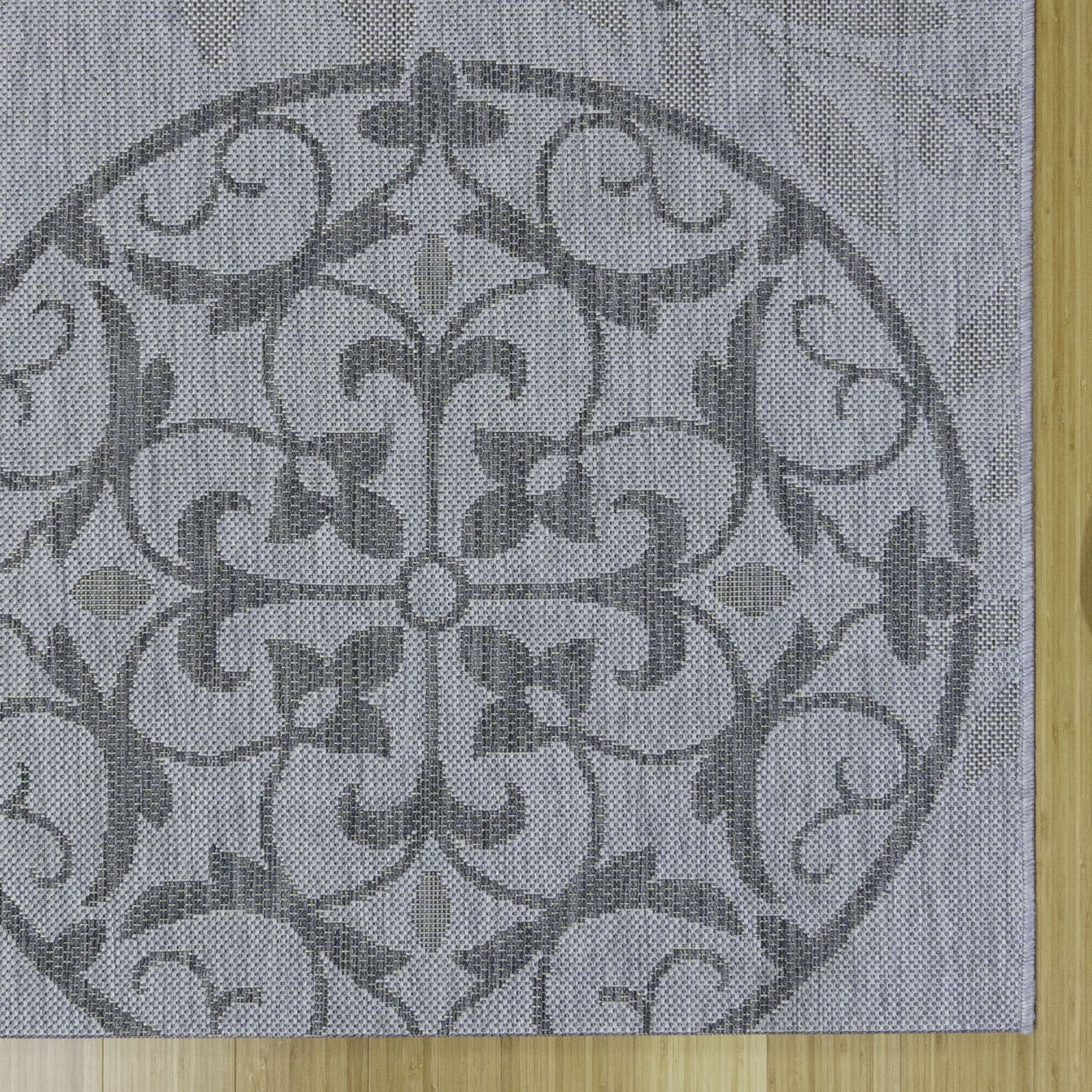 Paseo 6.5' x 9.5' Gray Medallion Outdoor Rug