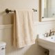 thumbnail image 2 of Toalla de baño extragrande de algodón de 74 x 33 cm, supersuave, absorbente y de secado rápido, ideal para envolver el cuerpo. Toalla ligera y portátil para el hogar, el baño, el gimnasio y los, 2 of 6