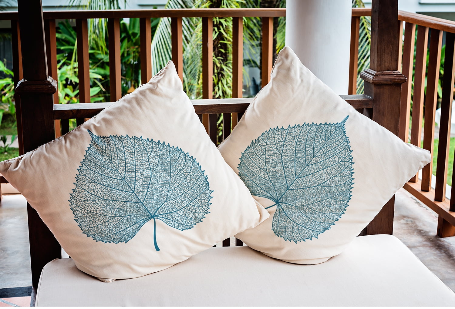 18" x 18" Simply Daisy Leaf Study Polyester Indoor/Outdoor Pillow, Unreal Teal Qty 1