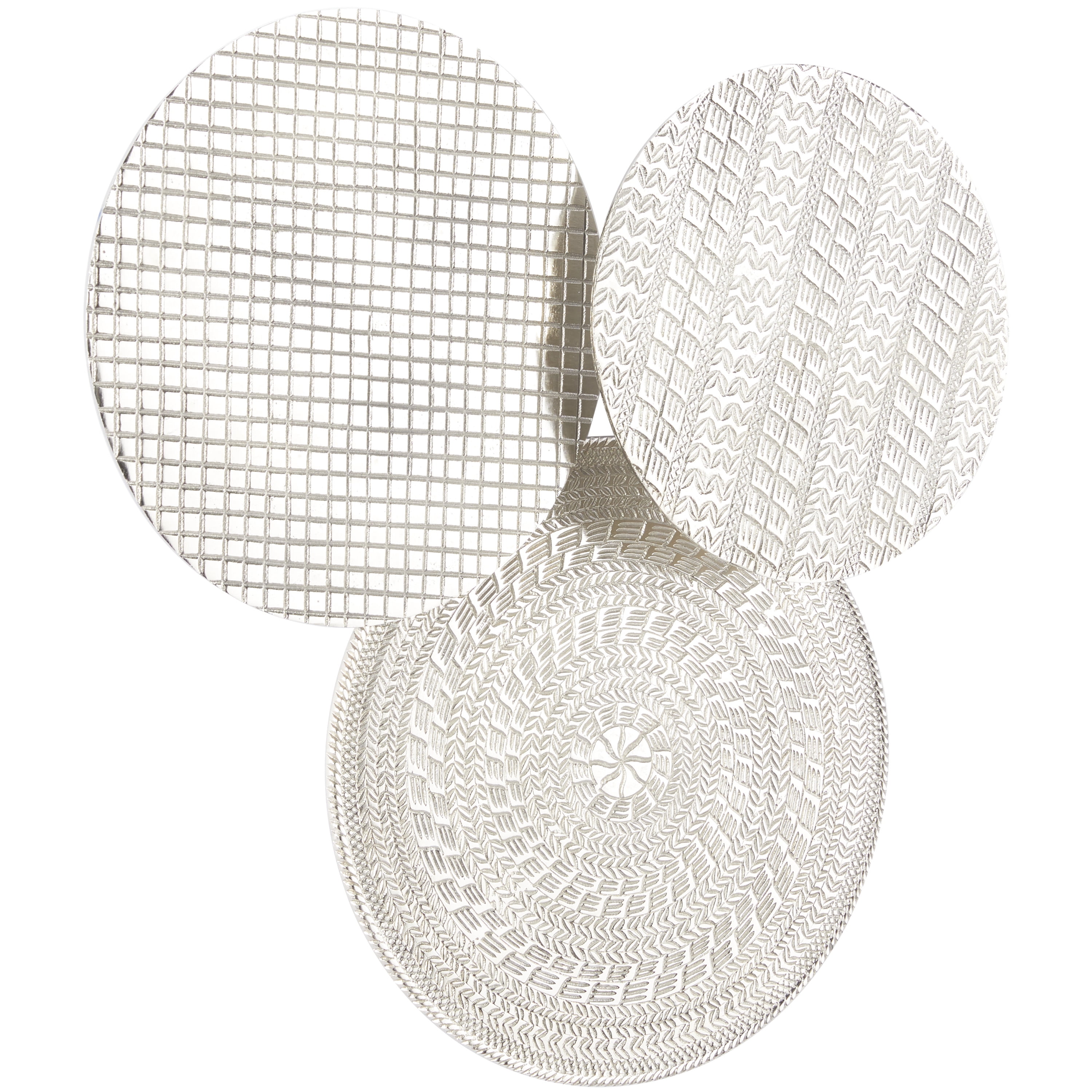 DecMode Silver Aluminum Plate Wall Decor with Textured Pattern