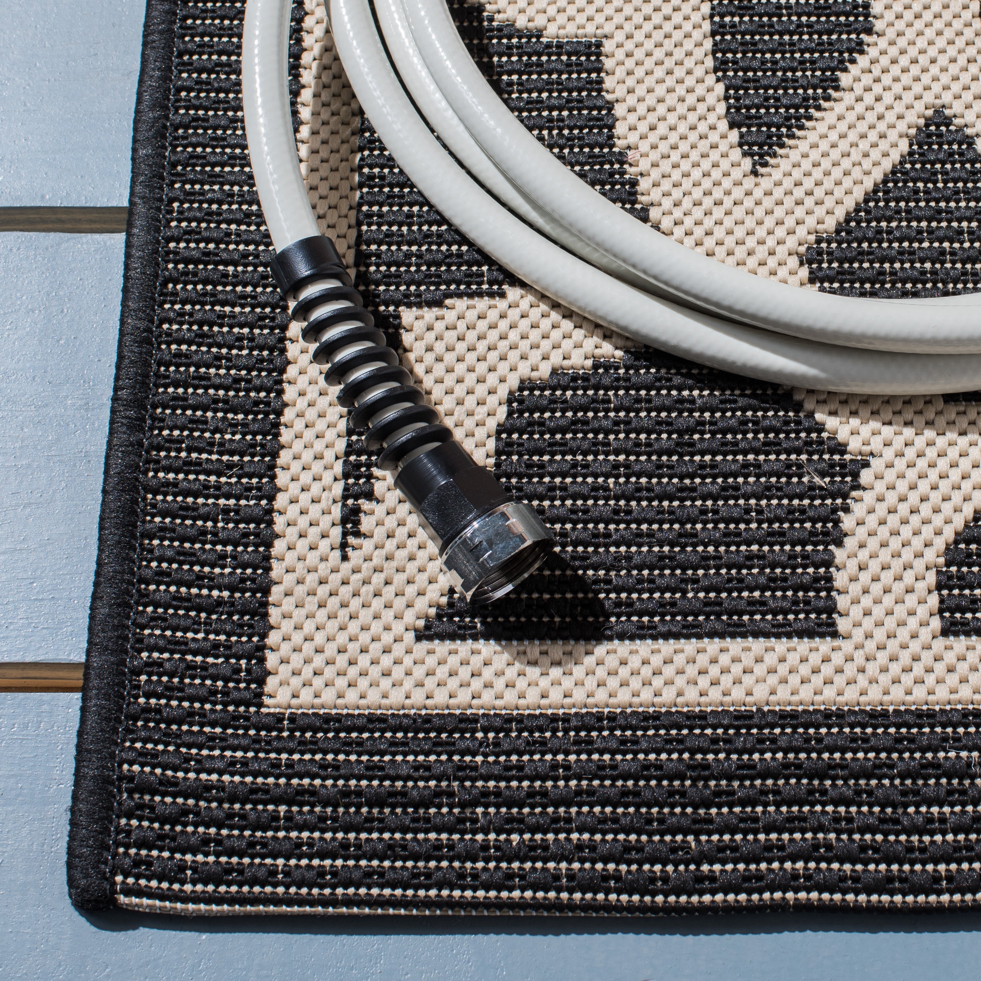 Safavieh Courtyard Carlos Oriental Indoor/Outdoor Area Rug, Black/Beige, 2' x 3'7"