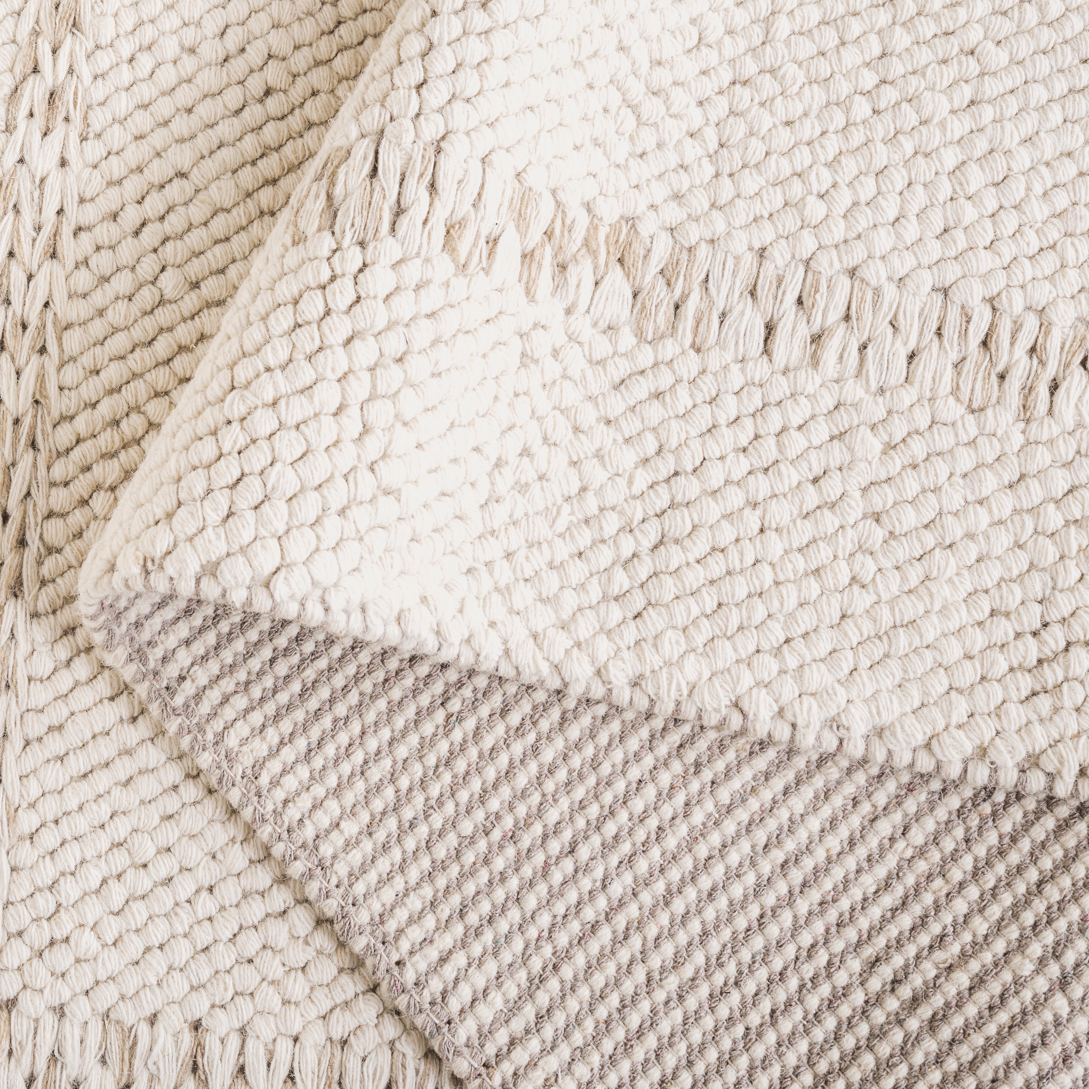 SAFAVIEH Natura Devona Bordered Area Rug, Ivory, 5' x 8'