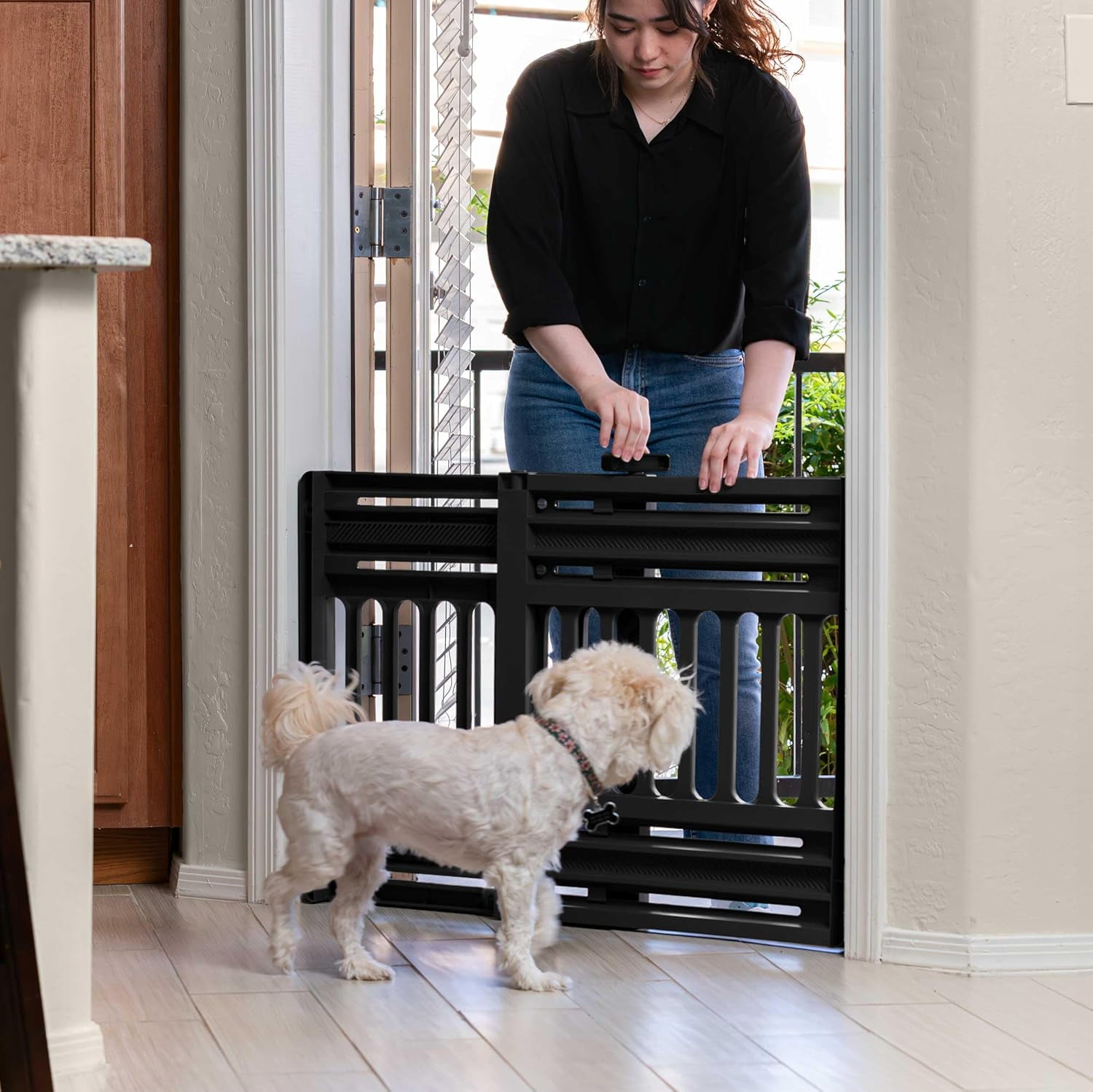 IRIS 24"-39" Dog Gate, Adjustable Indoor Pet Barrier, Pet Gate for Puppy, Small Dog, Cat